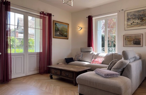 Clecy House | "Superb Maison Bourgeoise" 10 travelers
