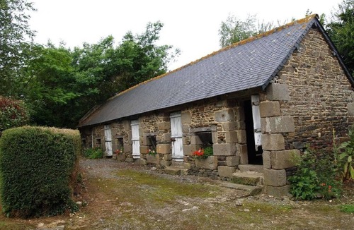 Roz-Landrieux House | Superb manor house, green and quiet, in the center of tourist activities