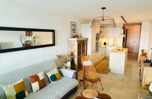 Sete Apartment | Superb renovated flat with full sea view