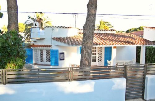 Vilafortuny House | Superb Seafront Villa