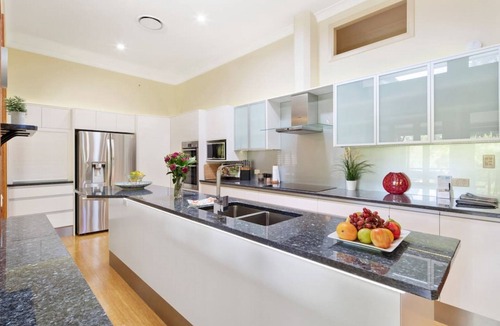 Maleny House | Superb Setting for Maleny Family Stay