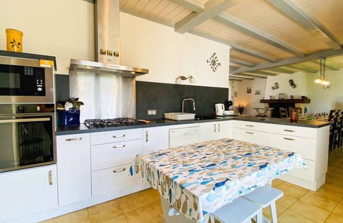 Le Bois-Plage-en-Re House | Superb single storey villa with garden and pool