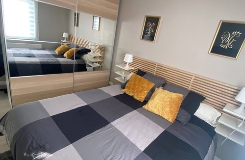 Saint-Remy-en-Rollat Bed & Breakfast | Superb spacious bedroom