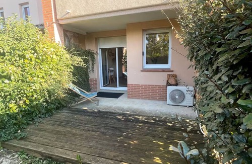 Grenade-sur-Garonne Apartment | Superb studio in secure residence with swimming pool