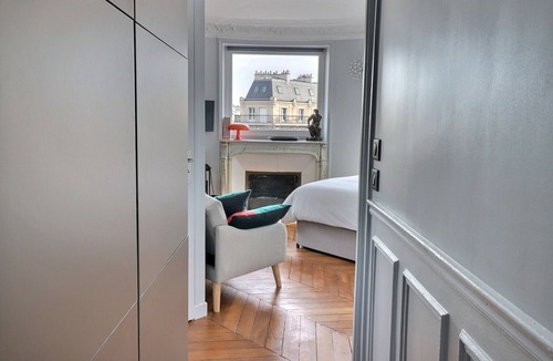 Les Halles Apartment | Superb Studio Fireplace Balcony Air-conditioning