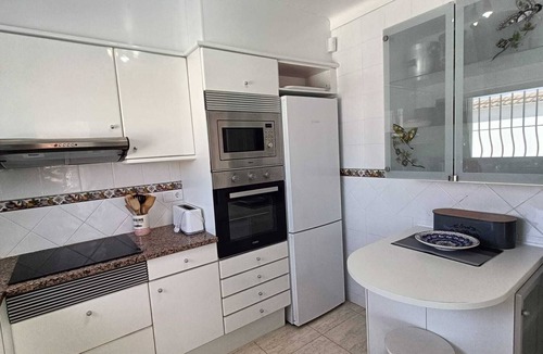 L'Escala House | Superb summer house with swimming pool, parking, wifi and air conditioning