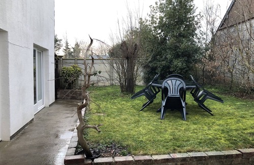 St-Andre-de-l'Eure House | SUPERB TOWN-CENTRE APARTMENT WITH GARDEN