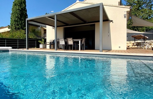 Saint-Martin-d'Ardeche Villa | Superb villa, very comfortable. 5 stars. Air conditioning, swimming pool, Jacuzzi and sauna.