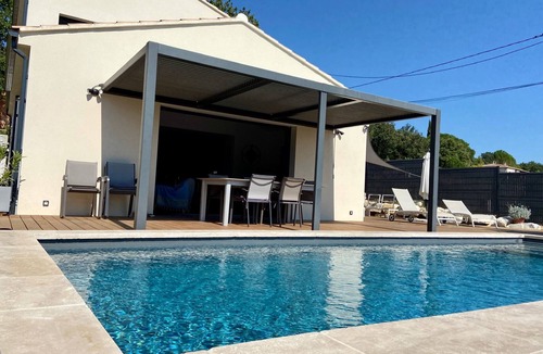 Saint-Martin-d'Ardeche Villa | Superb villa, very comfortable. 5 stars. Air conditioning, swimming pool, Jacuzzi and sauna.