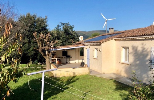 Gareoult Villa | Superb villa 4 fronts