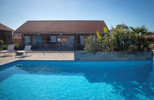 Le Teich Villa | SUPERB VILLA 8/13 PERSONS SWIMMING POOL JACUZZI