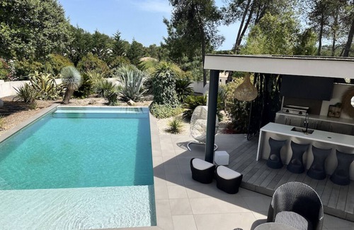 Montpellier Villa | Superb villa with swimming pool, spa, games room, gym,