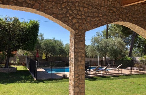 Milhaud Villa | Superb villa not overlooked