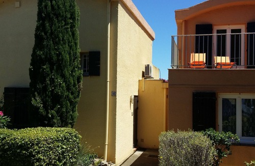 Gruissan Villa | Superb villa on the edge of pine forest and scrubland with azure view.