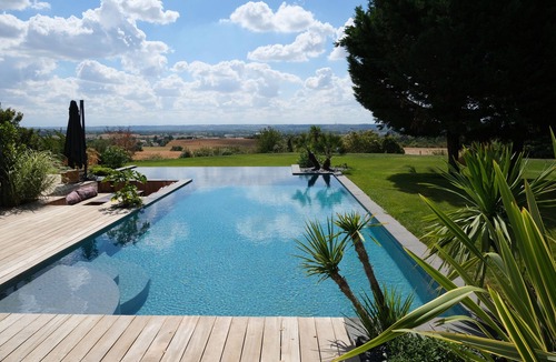 Flourens Villa | Superb Villa with infinity pool & 40 m2 Ecolodge Spa cabin for 8