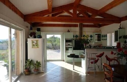 Montpeyroux Villa | Superb villa with large swimming pool, views of vineyards and mountains