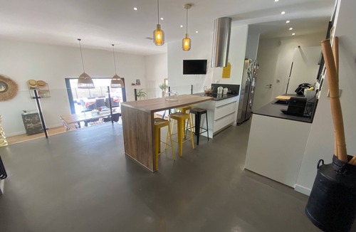 Combaillaux Villa | Superb villa with pool