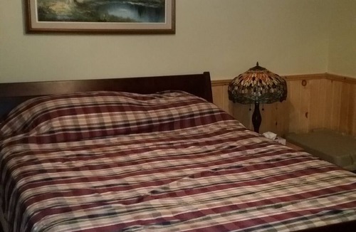 Masson-Angers Cottage | Superb waterfront cottage minutes from the city!