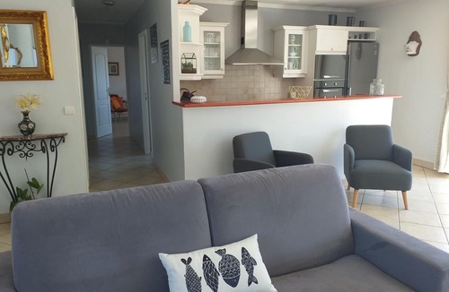 Carros Villa | Superbe 3P dans villa avec vue mer et collines