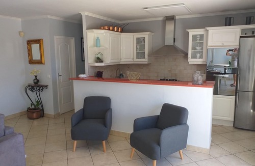 Carros Villa | Superbe 3P dans villa avec vue mer et collines