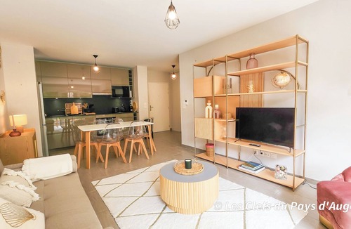 Benerville-sur-Mer Apartment | Superbe Appartement à 2 pas de la Mer, Rez-de-jardin, 2 Chambres, Parking Privé