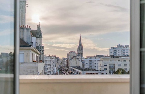 Saint-Jean Eudes Saint-Gilles Apartment | Superbe Appart Chic en Plein Centre Ville + Parking