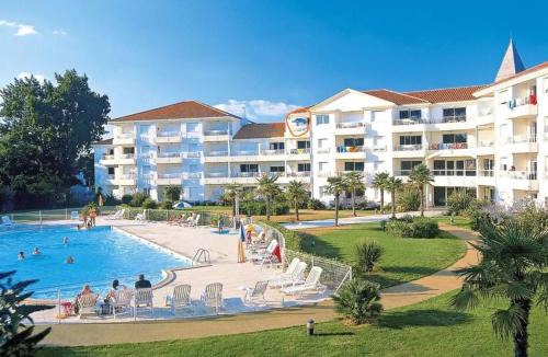 Chateau-d'Olonne Apartment | Superbe appartement avec piscine chauffée et parking privé - La Clé Chaumoise