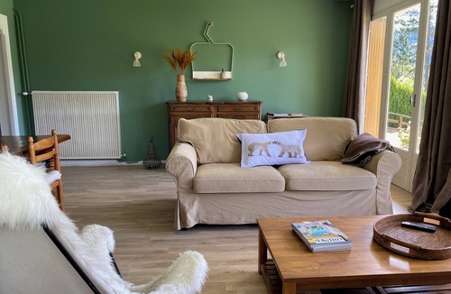 Barcelonnette Apartment | Superbe Appartement en rez de Chaussée de Villa Plein sud