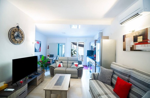 Convention Apartment | Superbe Appartement à 2 pas des Halles . Climatisation, Terrasse, Garage