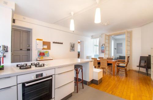 Dobree-Bon Port Apartment | Superbe Appartement Calme 85m², à deux pas du Centre