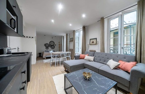 Vieux Vichy Apartment | Superbe appartement climatisé dans immeuble classé
