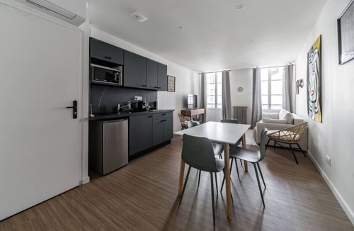 Vieux Vichy Apartment | Superbe appartement climatisé dans immeuble classé
