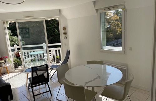 Tourgeville Apartment | Superbe Appartement Ensoleillé, Première Ligne Plage