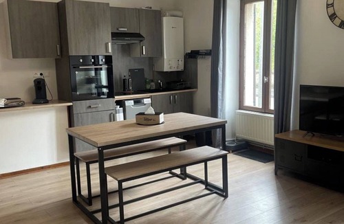 Sedan Apartment | Superbe Appartement Neuf Face au Château - 2 ch/5 Pers - Netflix Canal+ - Wifi