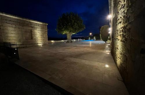 Bourg-sur-Gironde Villa | # Superbe Château piscine chauffée # 14 personnes