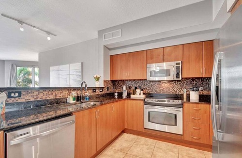 East Ocean Ave Condo | Superbe Condo