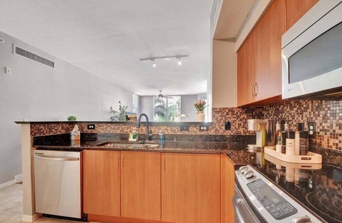 East Ocean Ave Condo | Superbe Condo