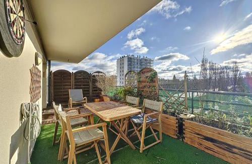 Joinville-le-Pont Apartment | Superbe Duplex 6p & Terrasse Paris RER 15 min