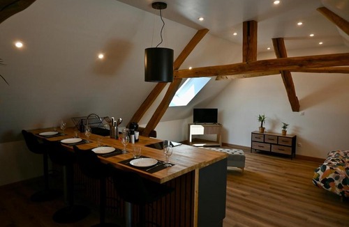 Arcis-sur-Aube Apartment | Superbe Loft proche Troyes & Parking facile