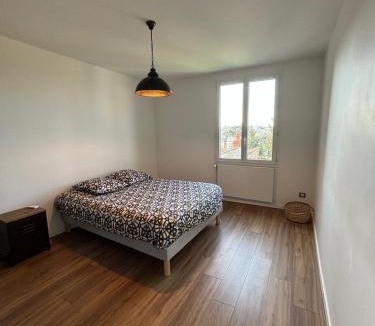 Neris-les-Bains House | Superbe Loft Spa Jacuzzi Cinema