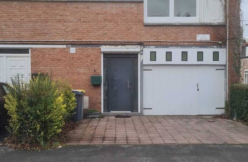 Poste House | Superbe Maison 8 Pièces Rénovée Sur103,20m2 à 3 min à Pied du Parc du Héron
