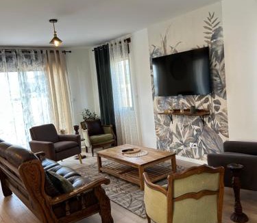 Limoges Apartment | Superbe pavillon 4 chambres - parking privé - Grande Terrasse au calme - limoges