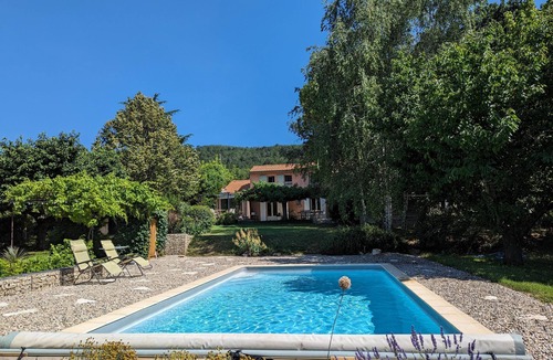 Sauzet Villa | Superbe Séjour en Drôme Provençale à la Villa Batelli