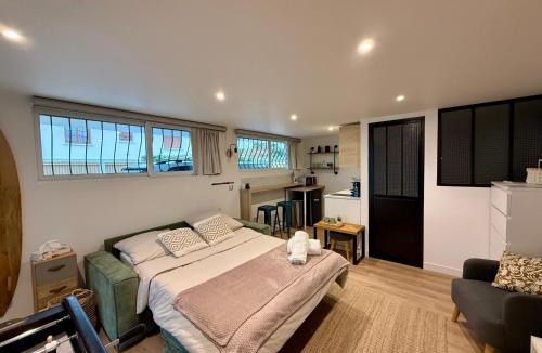 Les Clayes-sous-Bois Apartment | Superbe studio neuf & design - 20 min Versailles