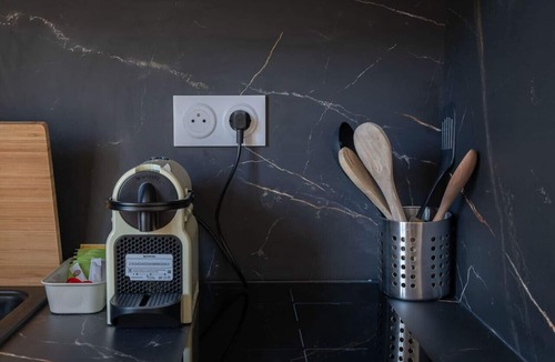 Vieux Vichy Apartment | Superbe studio climatisé dans immeuble classé