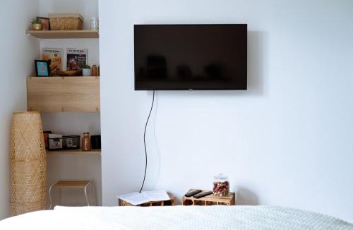 Bussiere - Cadiere Apartment | Superbe studio rénové proche Métro avec garage