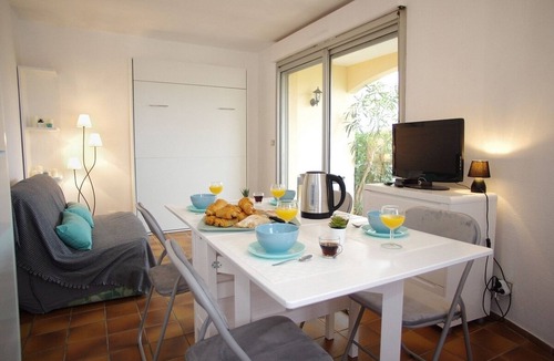 Foulquines Apartment | Superbe Studio Terrasse Piscine à 10 Minutes de la Plage