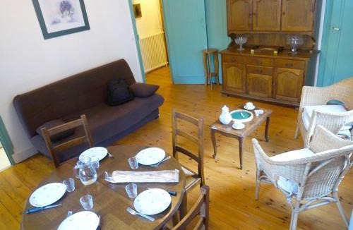Bagneres-de-Luchon Apartment | Superbe T3 pour 7 pers. avec Wi-Fi et Parking à Luchon - FR-1-313-188