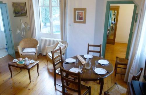Bagneres-de-Luchon Apartment | Superbe T3 pour 7 pers. avec Wi-Fi et Parking à Luchon - FR-1-313-188
