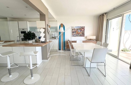 Palavas-les-Flots Apartment | Superbe T5 en Rez-de-plage, Terrasse et Emplacements de Stationnement